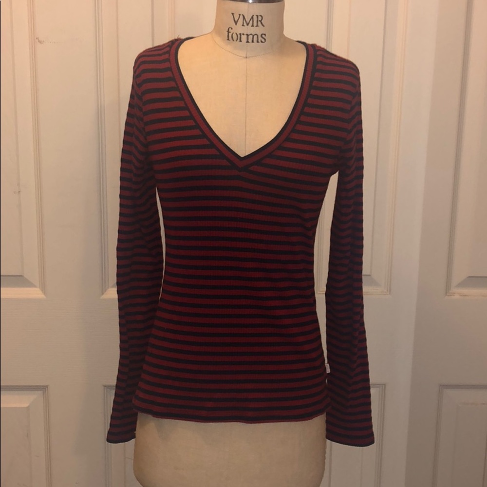 Levi’s L/S striped top.